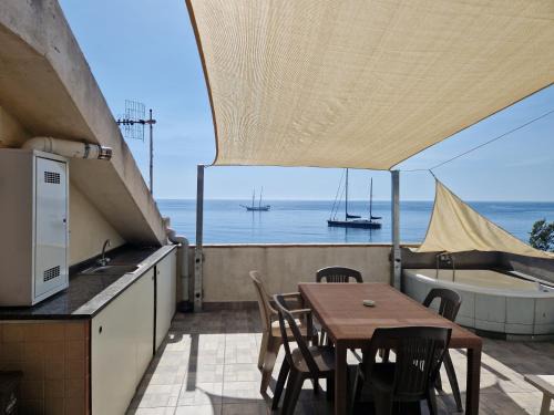 Sant'Anna Apartamento | Suite Panorama - attico esclusivo con vista Etna e Ionio