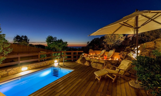 Costa Paradiso Complejo | Villa Rosa 8 con piscina privada y solarium con vista al mar