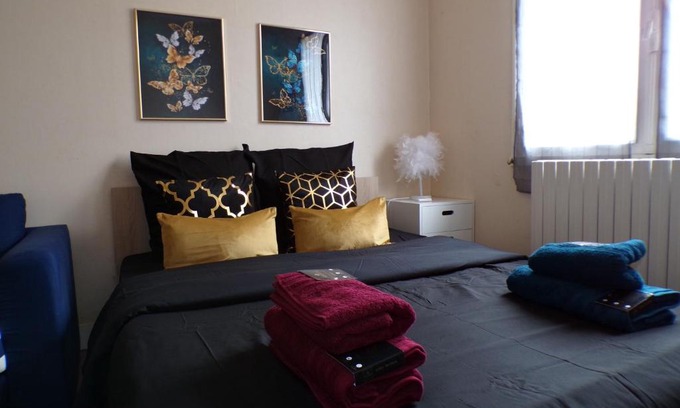 Montmorillon Apartamento | Suite Royale dans Vôtre maisonnette indépendante avec terrasse Privée !