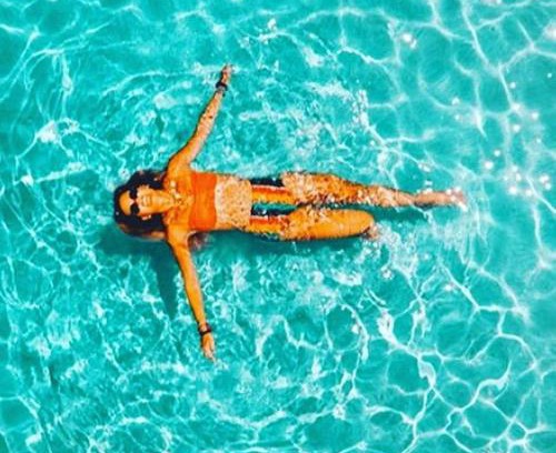 Nyons Cama Y Desayuno | Suite Royale- SPA - Jacuzzi - Sauna - Massage - 2 Double Rooms - 4 SAISONS - Piscine Chauffée Toute l'année - POOL VIEW - Heated POOL -800m City Centre