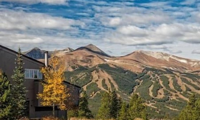 Baldy Mountain Complejo | Suite Sleeps 6 | Hot Tub | Lounge | Concierge