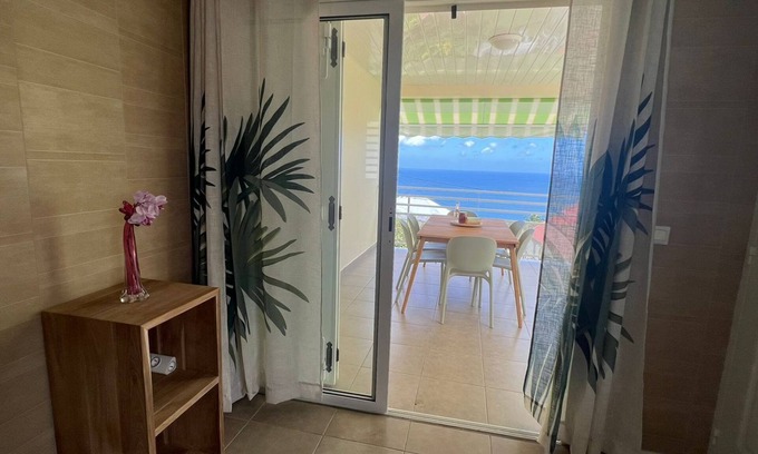Trois-Rivieres Apartamento | Suite Spacieuse 4 77m2 Offrant une Magnifique vue sur la mer et Les Saintes