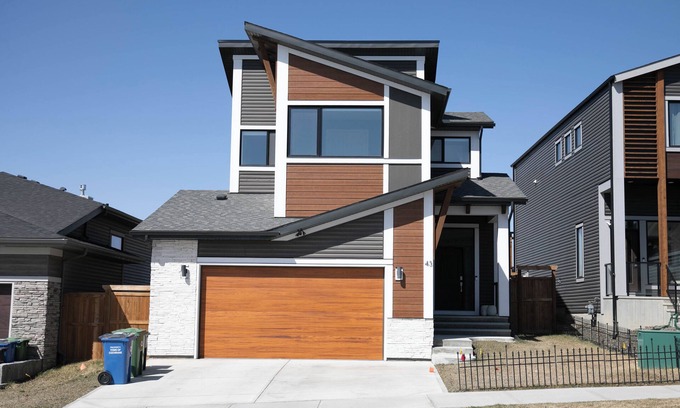 Cochrane Casa | Suite Stay in Cochrane