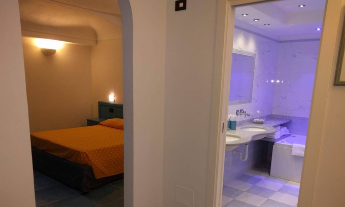 Sant'Angelo Casa | Suite-Suite-Jacuzzi-Terrace-Suite