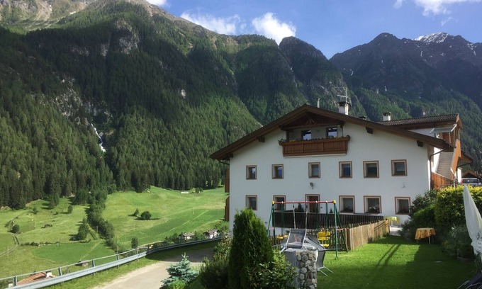 Meiern Casa | Cómodo apartamento con vistas a la fantatischem Flim cascada