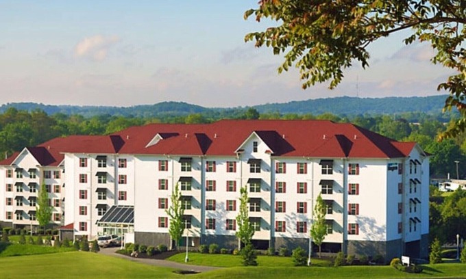 Hershey Villa | Suite 2BR / 2BA con chimenea, cocina completa, piscina interior / exterior Hershey Condo B