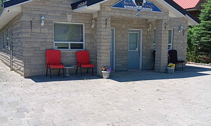 Wasaga Beach Cabaña | Suites of Wasaga Beach 2-mins walk Beach 1