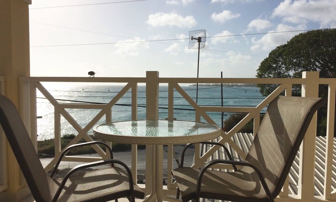 Oistins Apartamento | Suits Me "Studio C" Across From The Sea