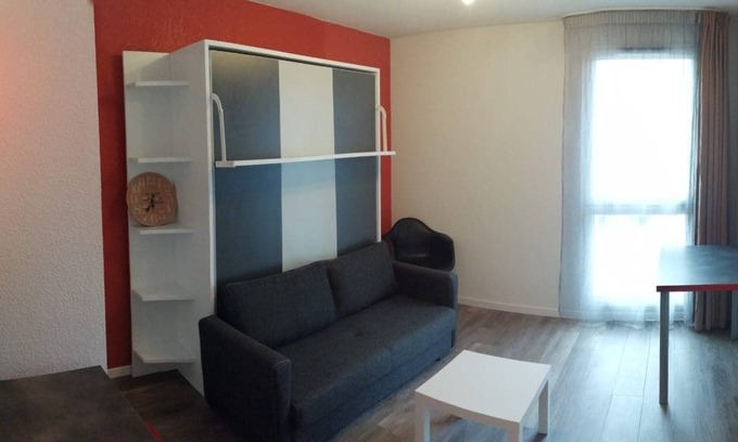 Poitiers Apartamento | Summer 2023-Studio furnished 3* residence with indoor pool