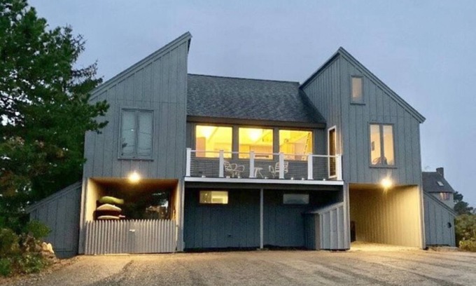Scarborough Casa | Summer at the Salty Dolphin!