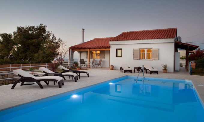Kounoupidiana Casa | Summer Breeze House * con piscina privada * estacionamiento privado *