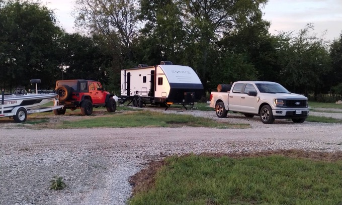 Wills Point Cabina | Summer Breeze RV Park