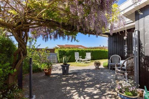 Karrebksminde Casa | Summer Cottage Idyll In Charming Karrebæksminde!