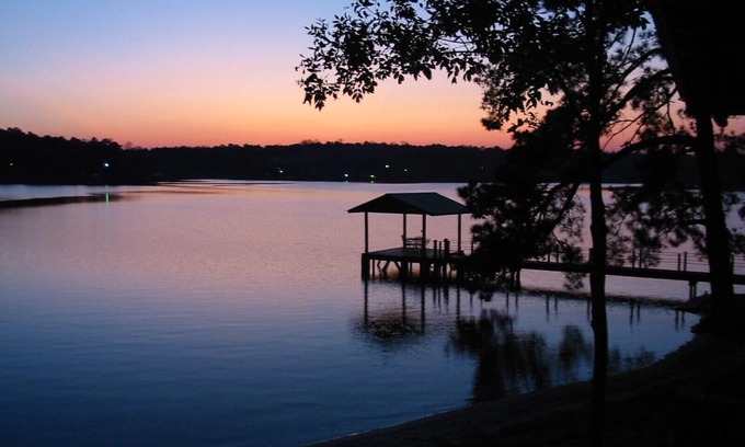 Eclectic Casa | Summer Haven at Lake Martin 3 Bedroom.3 Full Baths.Beach