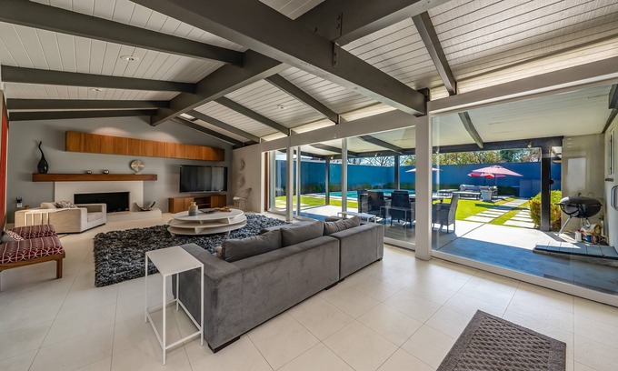 Hanford Casa | Summer Oasis w/Pool and Hot Tub!