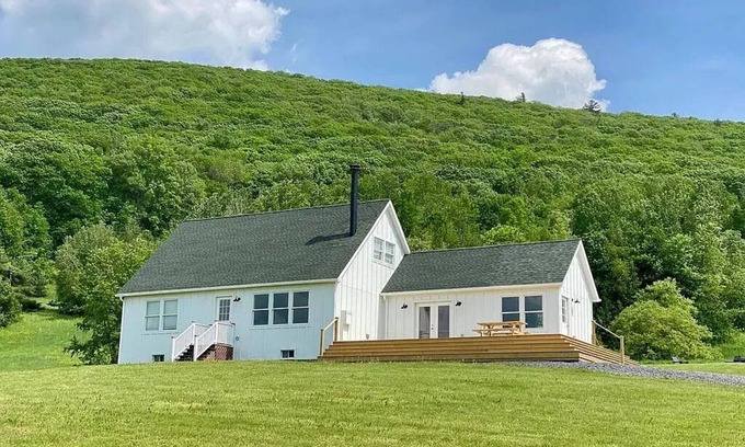 Copake Falls Casa | Summer rental 4Br - Big views + Pond, 10 acres bwtn Hudson and Great Barrington