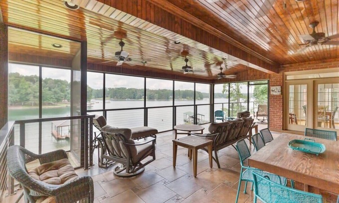 Saxony Forest Casa | Keowee Waterfront Vacation Home - Escapada familiar de 9 habitaciones