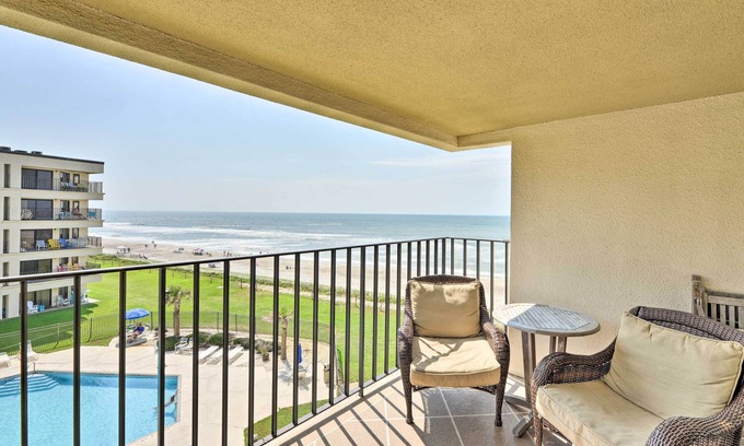 Indian Beach Condominio | ¡NUEVO! Atlantic Beach Resort Condo w / Ocean Views!