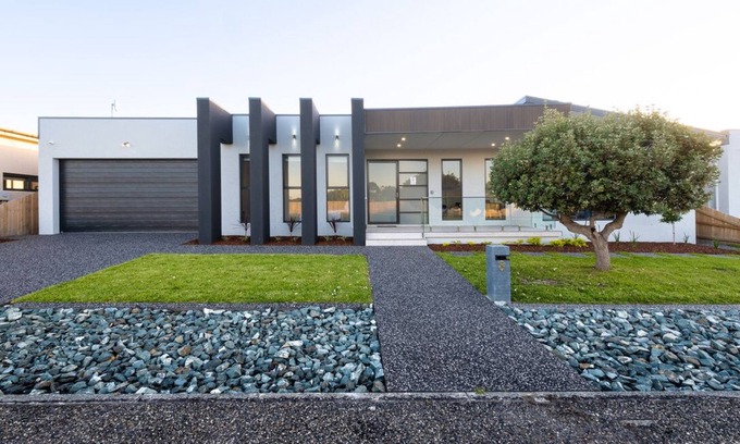 Diamond Beach Casa | Summerland 8 @ Glorious Diamond Beach with Outdoor Spa