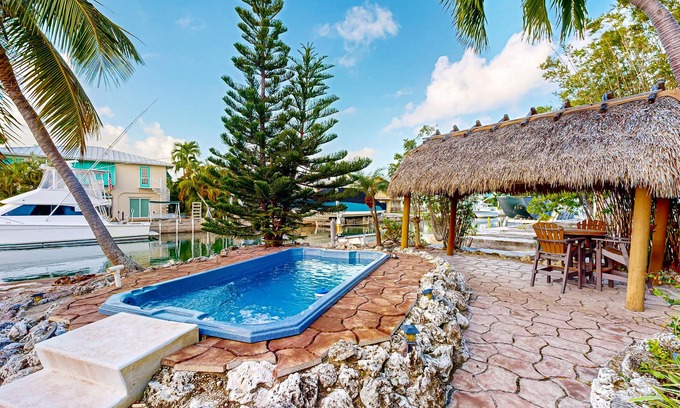 Summerland Key Casa | Summerland Canal-Front Escape w/ Plunge Pool, Dock, Tiki Bar, WiFi & Laundry