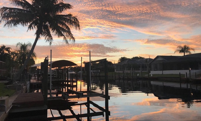Pelican Casa | Summertime Retreat LOCATION LOCATION!!!