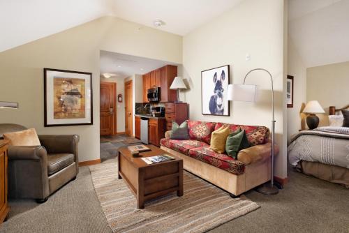 Snowmass Village Apartamento | Summertime Sanctuary Top-floor Mountain Studio
