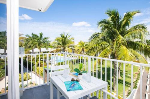 West Bay Casa | Summertime Suites #53