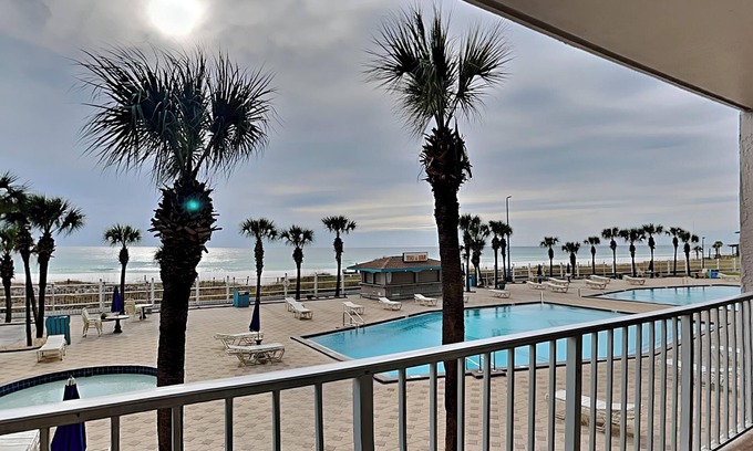 Panama City Beach Complejo | Summit Beach Resort by Southern Vacation Rentals