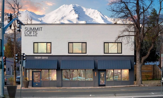 Mount Shasta Hotel | Summit Lofts, King Suite, Downtown Mt Shasta, #102