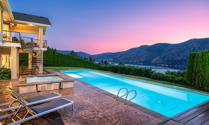 Helios Hills Casa | Summit Pool House, Hot Tub, Pool, 5 Bedroom 3 Bath, Lake Views, Game Room