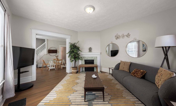 Old North Columbus Casa | Summit Scholars 1, For 6!
