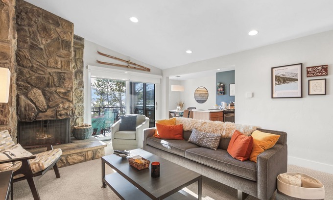 Dillon Condominio | Summit Serenity: Luxury Alpine Ski Escape in Dillon, CO