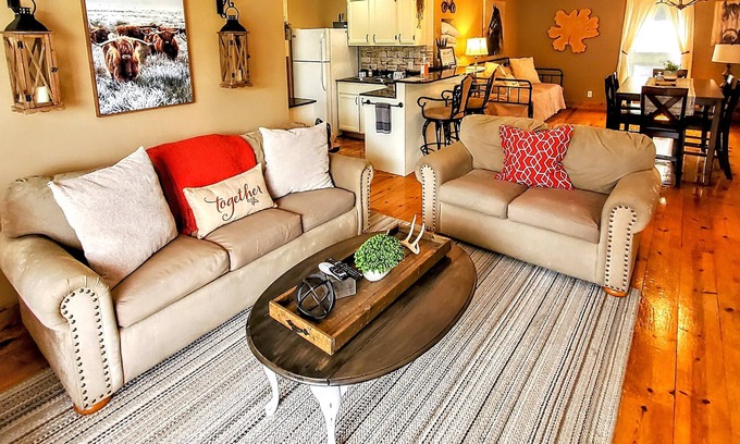 Barnhart Casa | Summit View - Cozy spot with a view! Outdoor pool & pet friendly!
