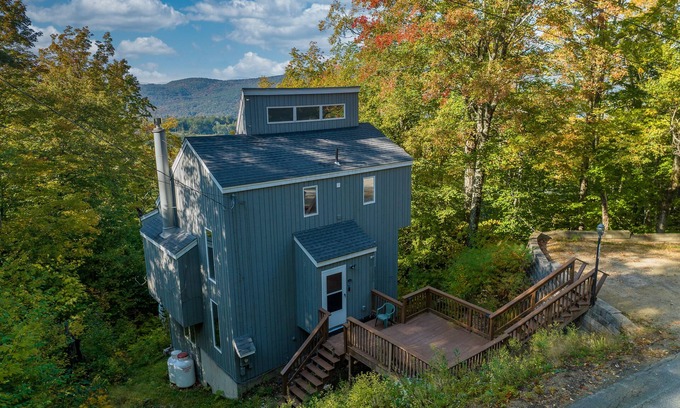Campton Cabina | Summit Viewtopia Modern Rustic Mountain Valley View Ski Cabin Shared Pool HotTub