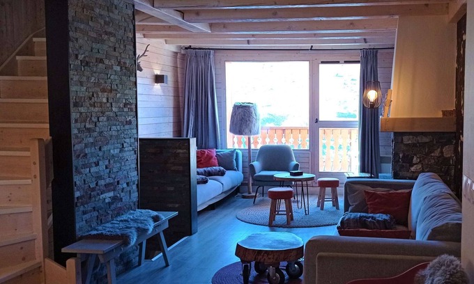 Val-Thorens Chalet De Esquí | Sumptuous chalet of 130 m² for 11 guests, it is facing full with a view of the mountains.