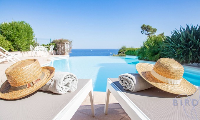 Theoule-sur-Mer Villa | Sumptuous villa with sea view and its renovated outbuilding in the heart of