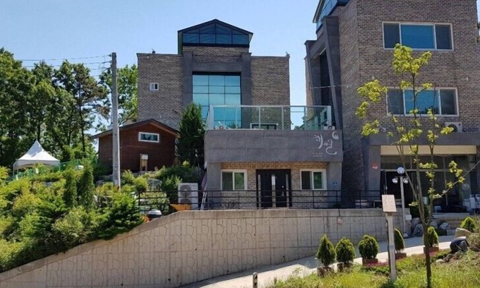 Ansan Apartamento | Sun and moon pension