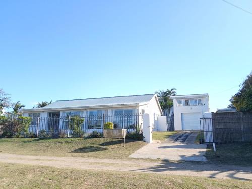 Port Edward Apartamento | Sun and Sands luxury beach house