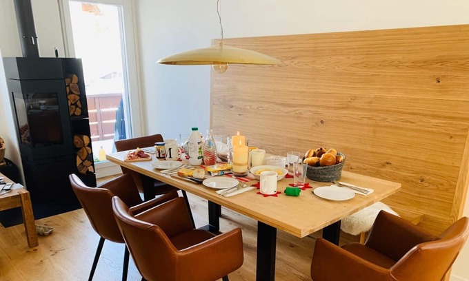 Tavanasa Apartamento | Sun-drenched family apartment