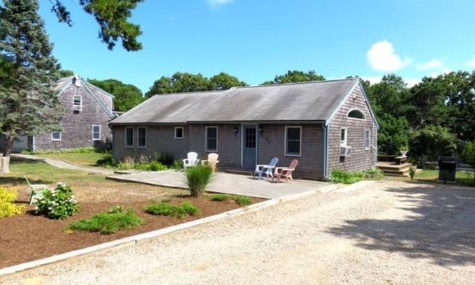 North Eastham Casa | Casa solariega, renovada, a pocos minutos a pie de la playa privada lados de la bahía.