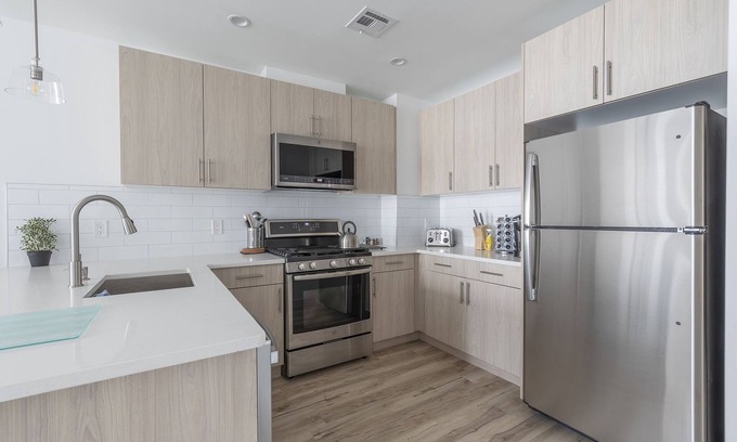 Hoboken Apartamento | Sun-kissed 3BR Loft With Patio Minutes to NYC