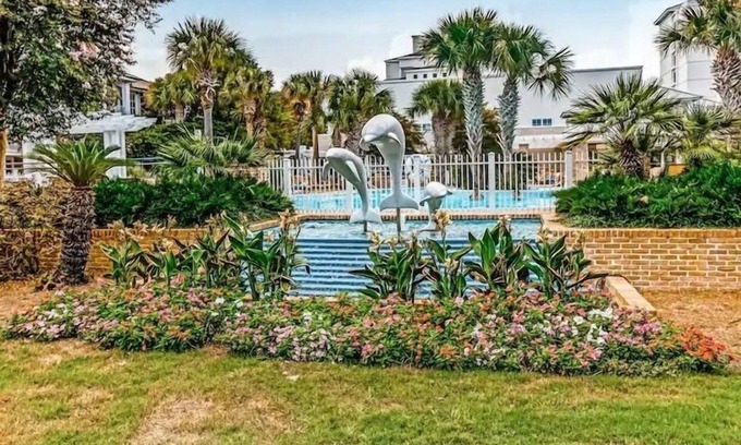 Villa Lago Condominio | SUN KISSED condo, Fantastic Location w/ pool