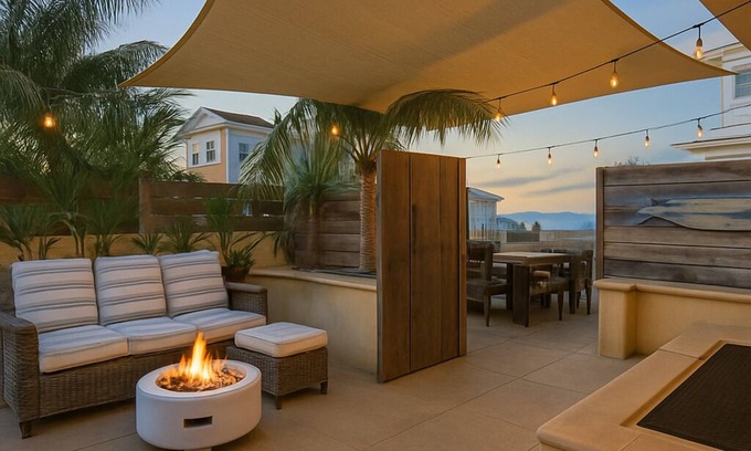 Silver Strand Casa | Sun-Washed Silver Strand Retreat |Rooftop Deck |Perfect for Families + Dogs!