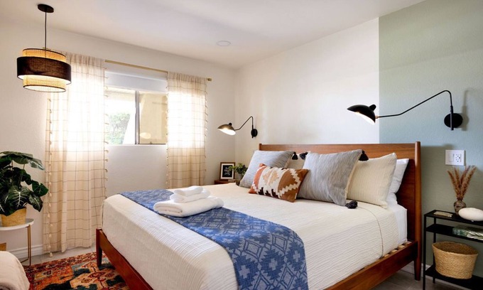 Racquet Club West Condominio | Sun-Kissed Retreat for Snowbirds w/ Pool