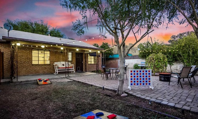 F. Q. Story Casa | Sun-Lit Phoenix Gem Backyard Entertainment Patio!