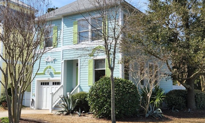 Bermuda Bay Casa | Sun N Sand 3 Bedroom Home at Devonshire Place