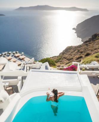 Firostefani Hotel | Sun Rocks Luxury suites