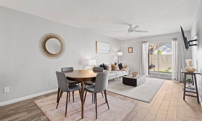 Horseshoe Bay Condominio | Sun’s Up Lakeside Condo