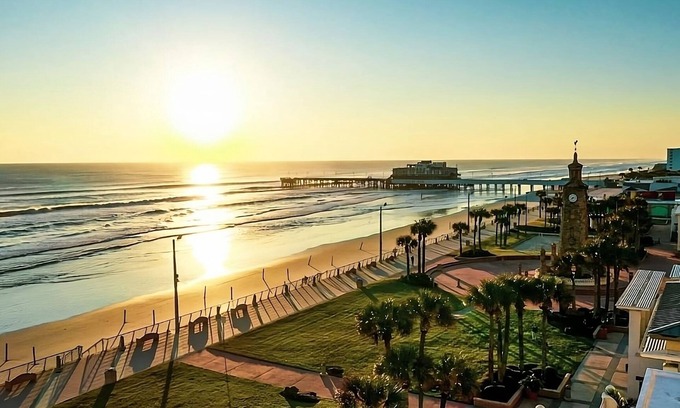 Brush - Stewarts Hotel | Sun, Sand, and Surf! 2 Relaxing Units, Beach Access w/ Swimming Pools & Hot Tub!