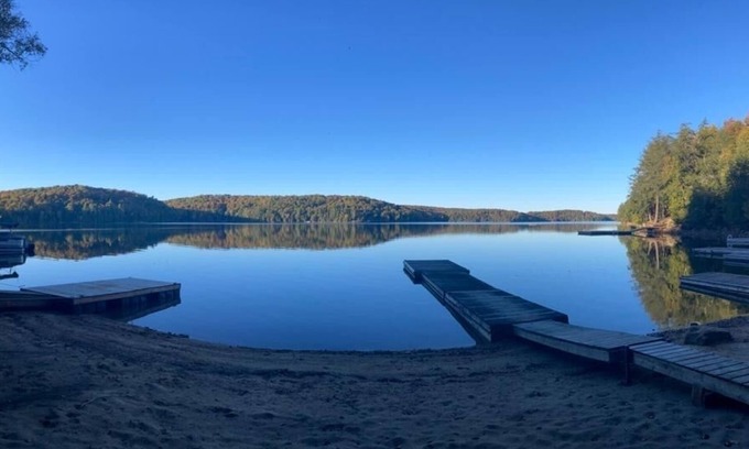 Dysart et al Cabaña | Sun, Sand & Serenity – Perfect Cottage for Families by the Lake!
